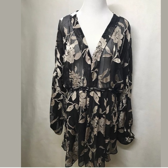 Lane Bryant Tops - 💥SOLD💥LaneBryant Floral Print Sheer Peplum Tunic